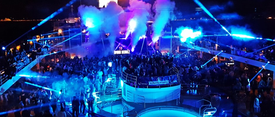 Premiere im Mittelmeer: 2000 Leute feiern auf der ersten World Club Cruise. Foto: Oliver Heider